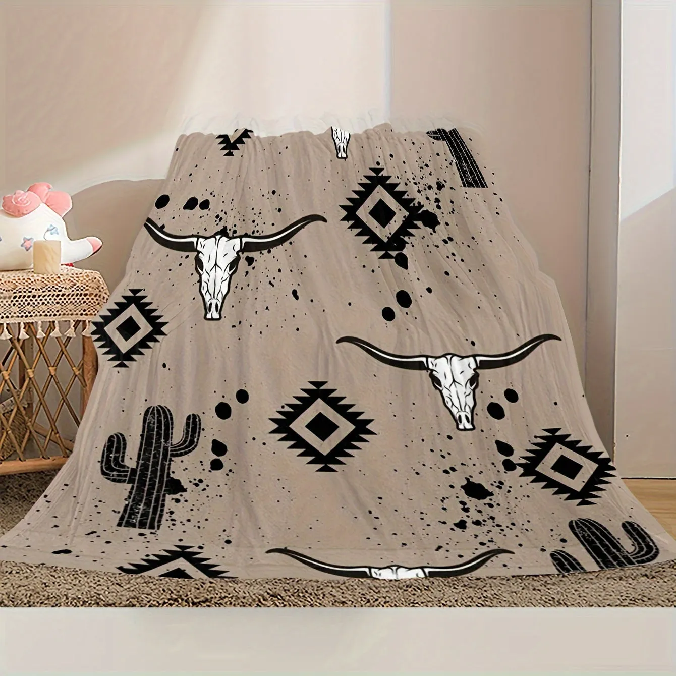 1pc Rustic Western Flannel Fleece Blanket, French Style, Soft Cozy Throw Blanket, Bull Skull And Cactus Design, Home Decor, For Halloween