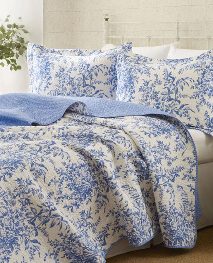 Bedford Blue Quilt Set