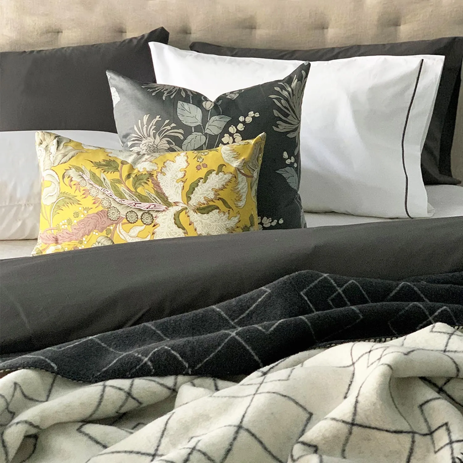 Egyptian Cotton Quilt Cover Charcoal and matching Pillow cases