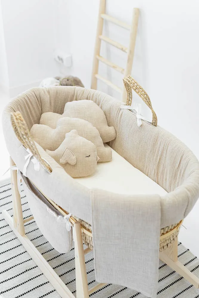 Hand Made In Spain: Neutral Baby Bassinet With Stand And Accessories