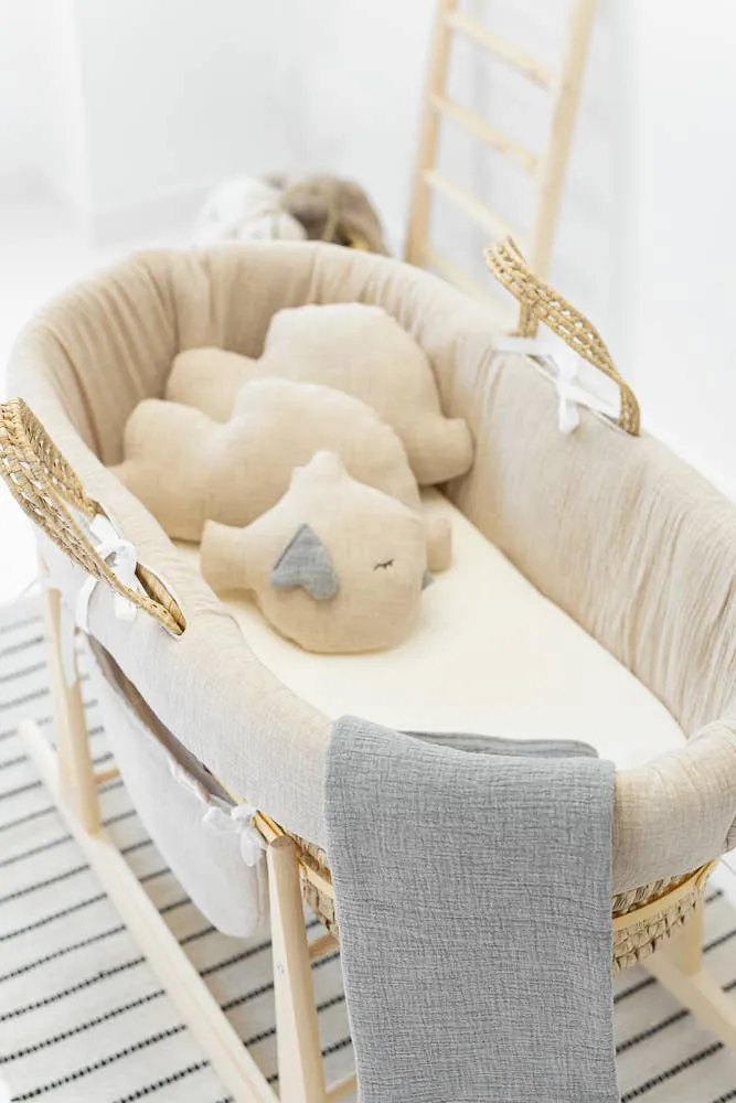 Hand Made In Spain: Neutral Baby Bassinet With Stand And Accessories