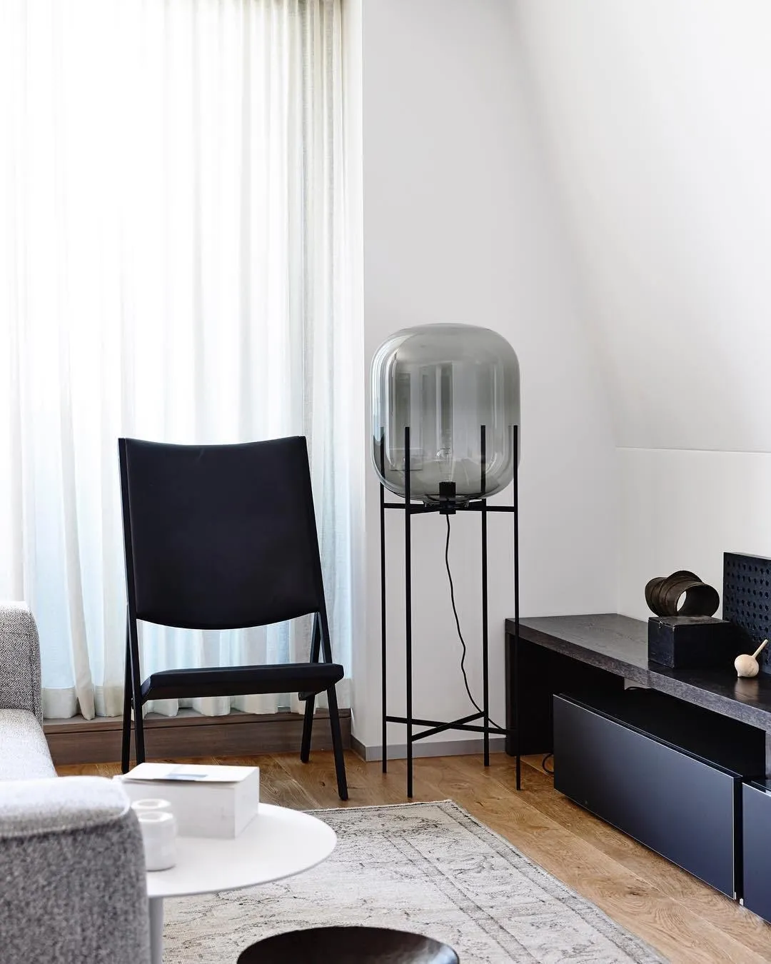 Oda Floor lamp