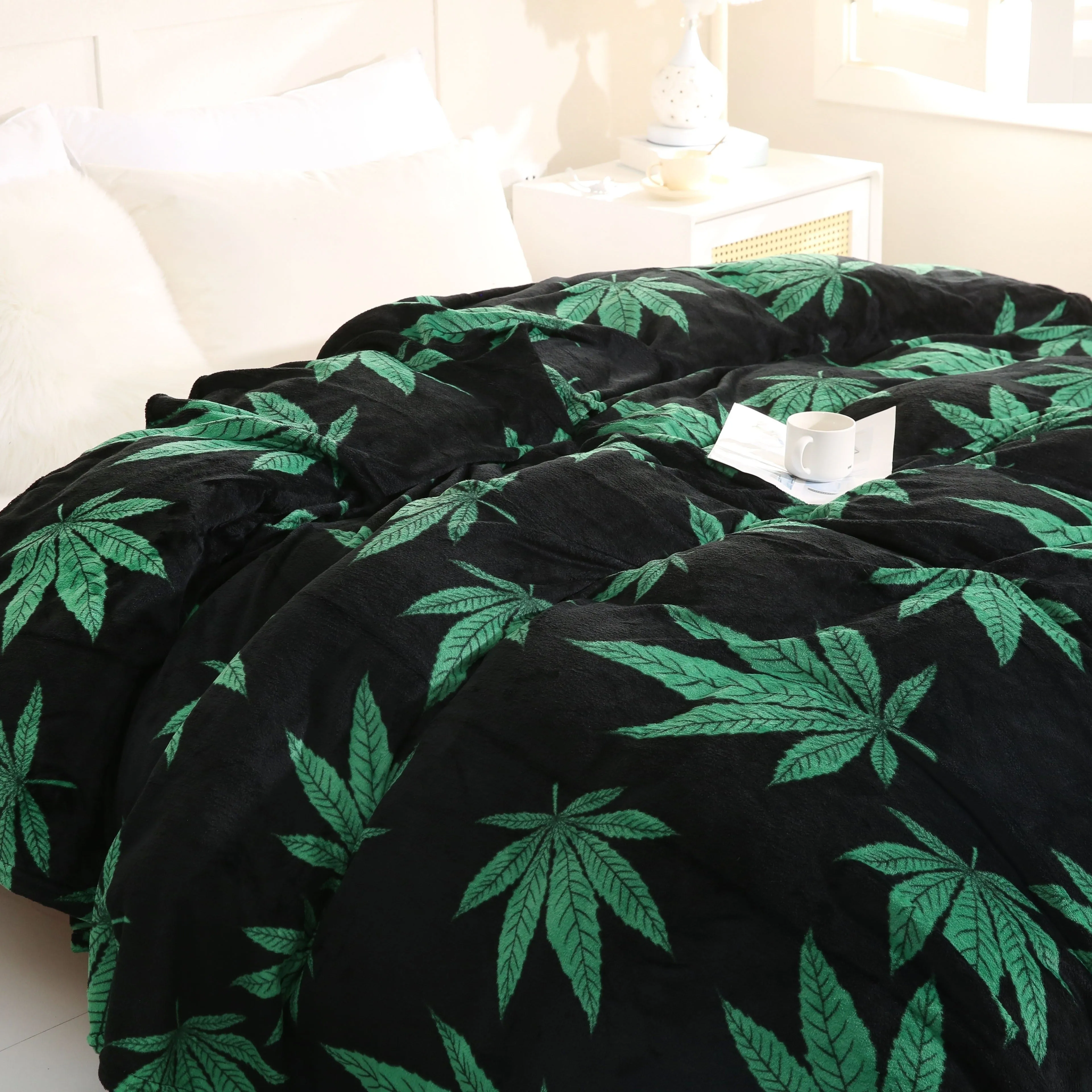 Soft and cozy leaf print flannel blanket for couch and bed