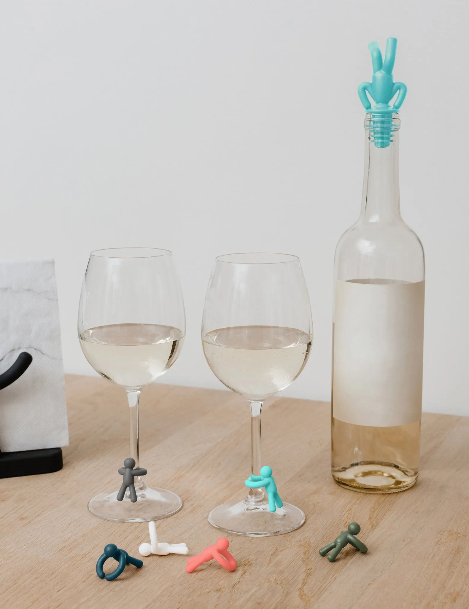 Umbra Drinking Buddy Wine Bottle Stopper & Six Wine Glass Markers